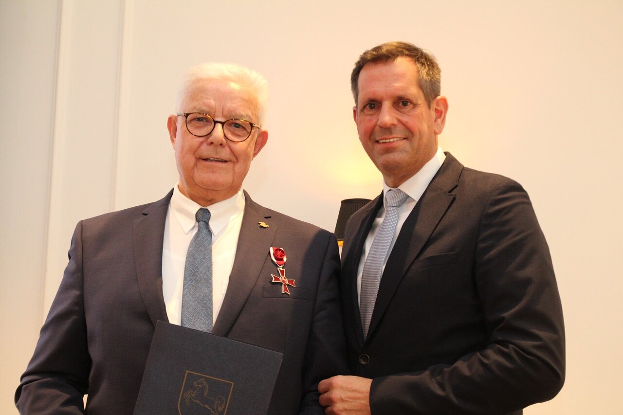 Verabschiedung des langjährigen Vorsitzenden Herrn Friedrich-Otto Ripke, Staatssekretär a.D., Wahl der neuen Vorsitzenden Frau Angela Wegener, Bestätigung des engeren Vorstands Image 2